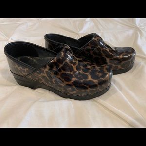 Dansko Women’s clog - leopard print